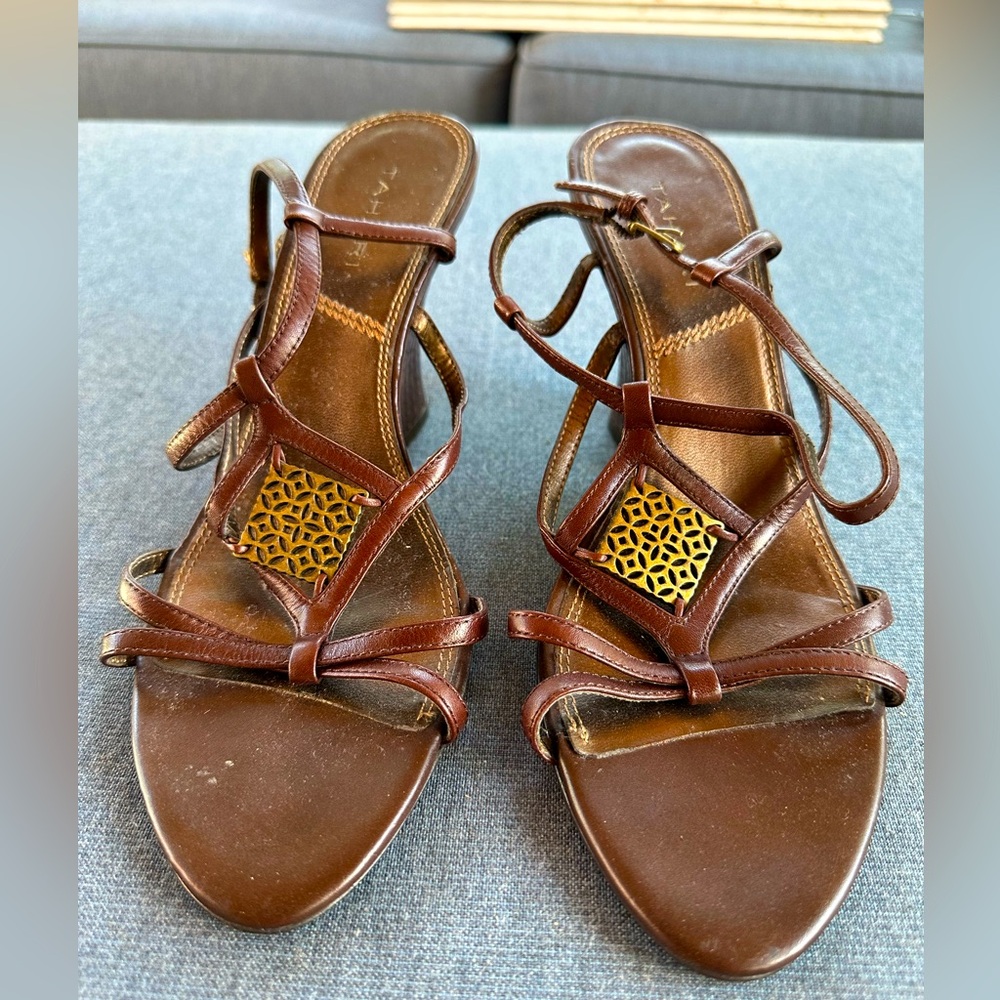 Tamari brown leather with brass decoration sandal
